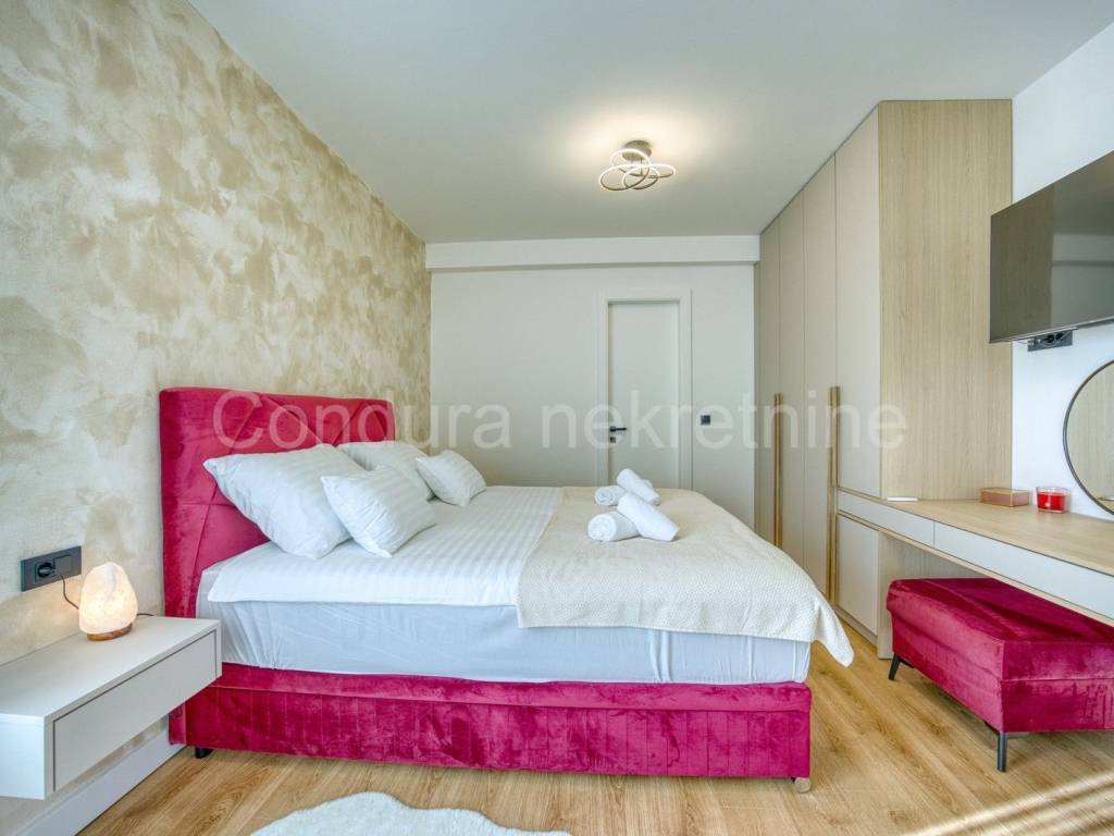 Vila, Prodaja, Nin, Zaton