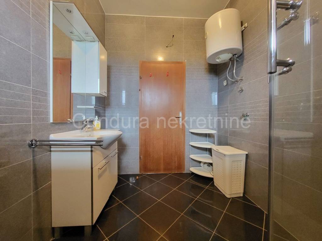 Obiteljska kuca, Prodaja, Vrsi, Vrsi