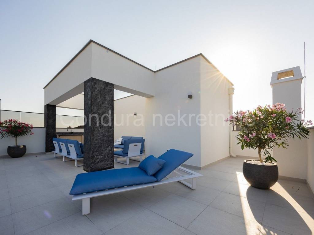 Vila, Prodaja, Nin, Zaton