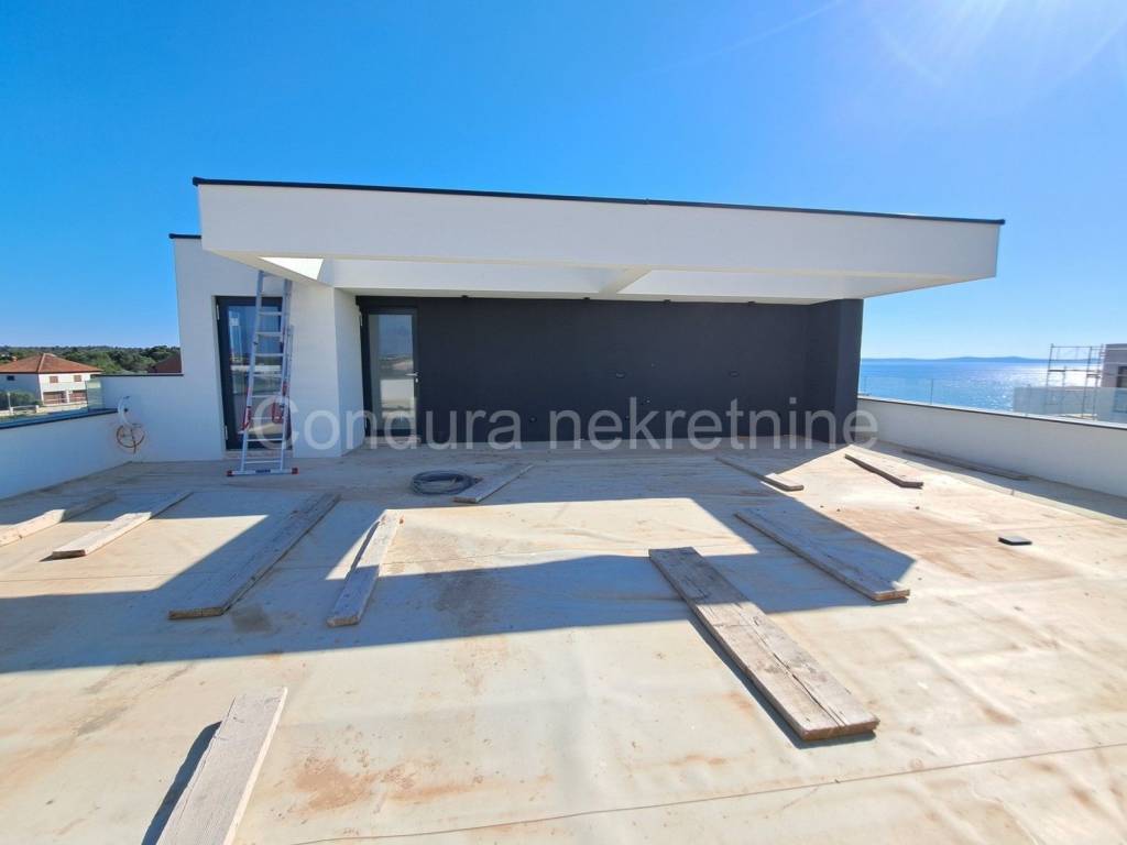 Apartman na moru, Prodaja, Nin, Zaton