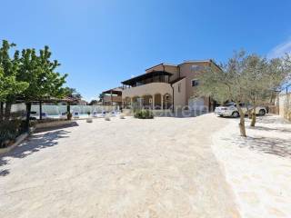 Apartmanska kuca, Prodaja, Privlaka, Privlaka