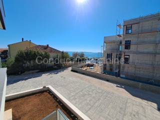 Apartman na moru, Prodaja, Nin, Zaton