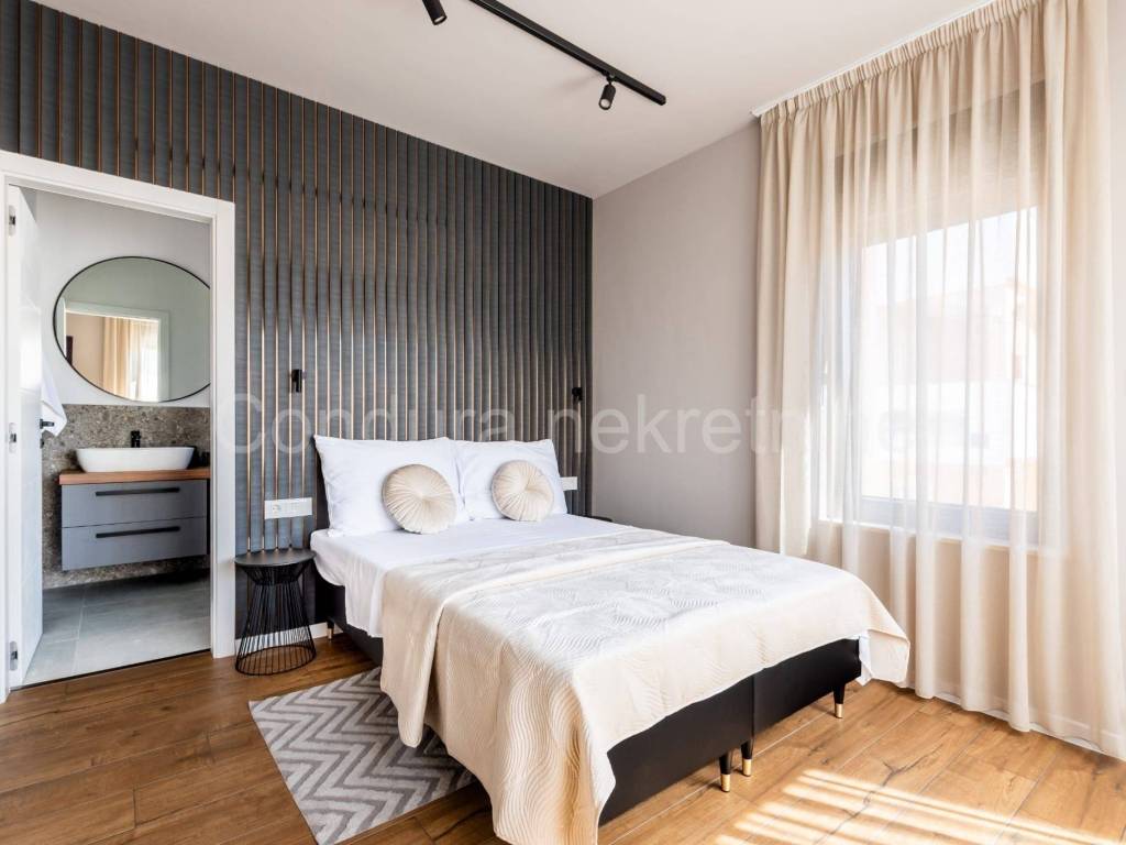 Vila, Prodaja, Vrsi, Vrsi