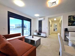 Apartman na moru, Prodaja, Vir, Vir