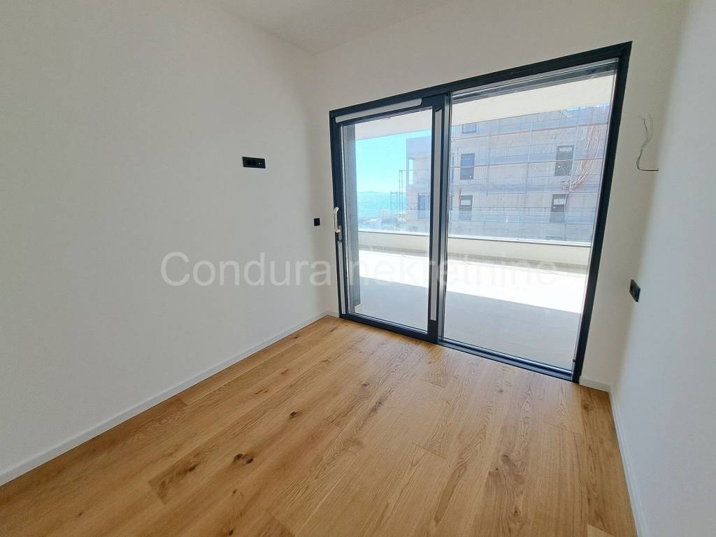 Apartman na moru, Prodaja, Nin, Zaton