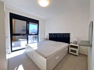Apartman na moru, Prodaja, Vir, Vir