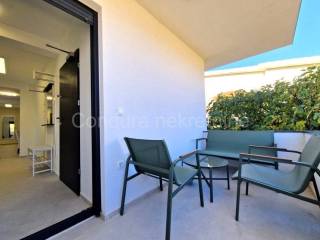 Apartman na moru, Prodaja, Vir, Vir