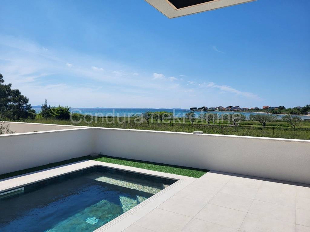 Vila, Prodaja, Privlaka, Privlaka