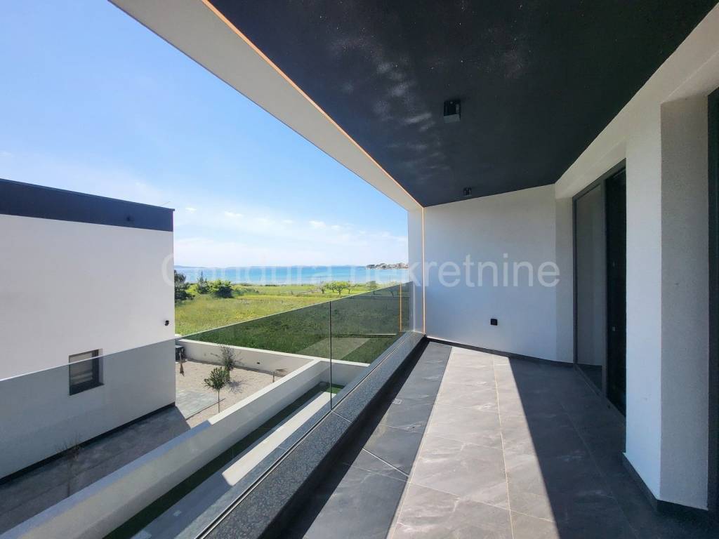 Vila, Prodaja, Privlaka, Privlaka