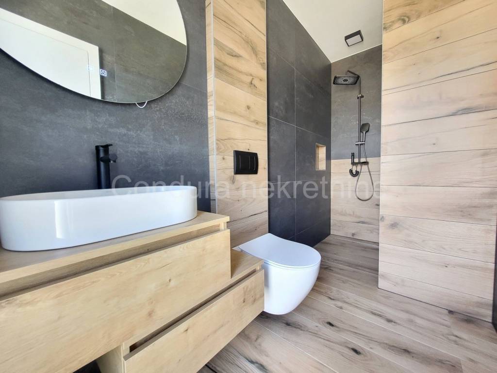 Vila, Prodaja, Privlaka, Privlaka