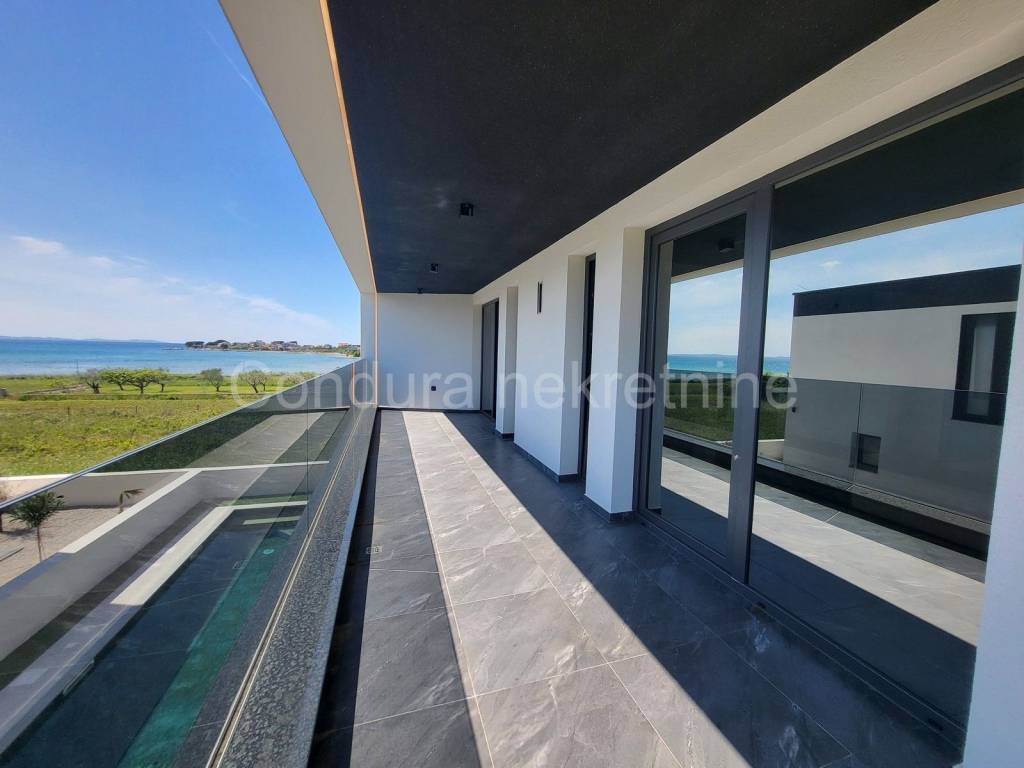 Vila, Prodaja, Privlaka, Privlaka