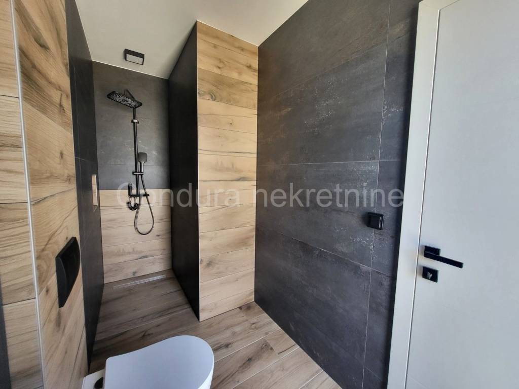 Vila, Prodaja, Privlaka, Privlaka