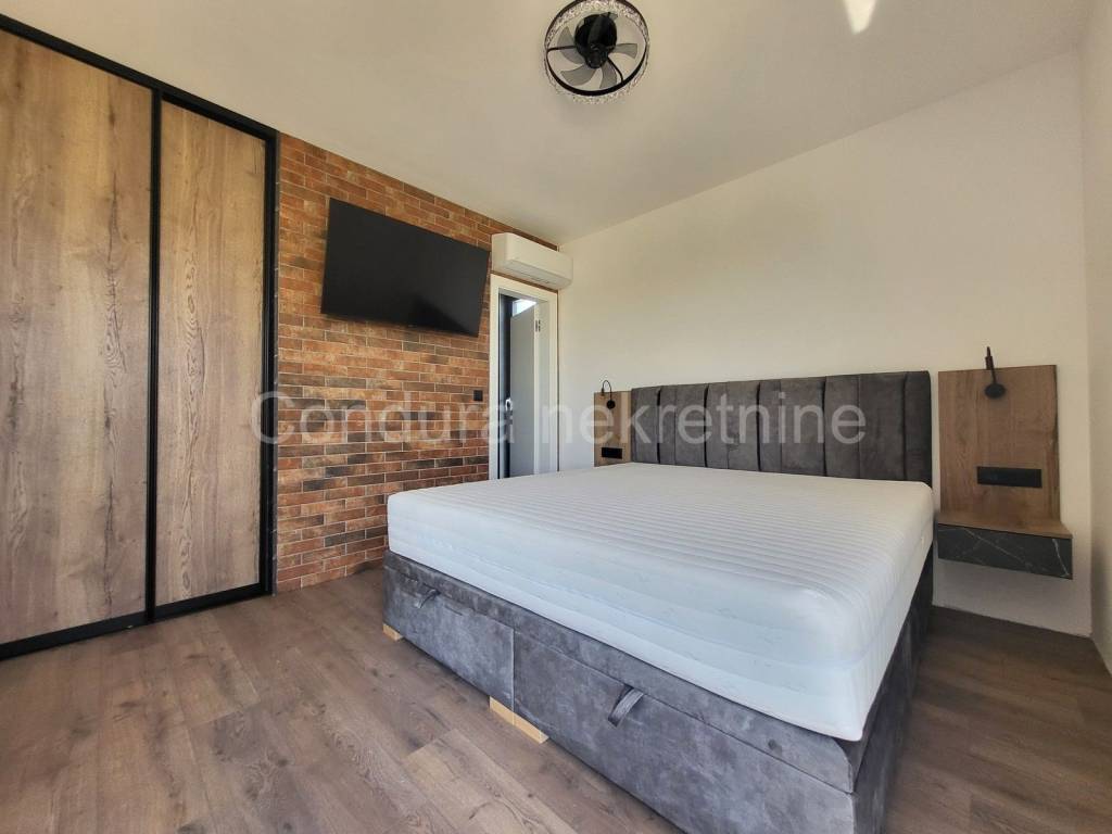 Vila, Prodaja, Privlaka, Privlaka