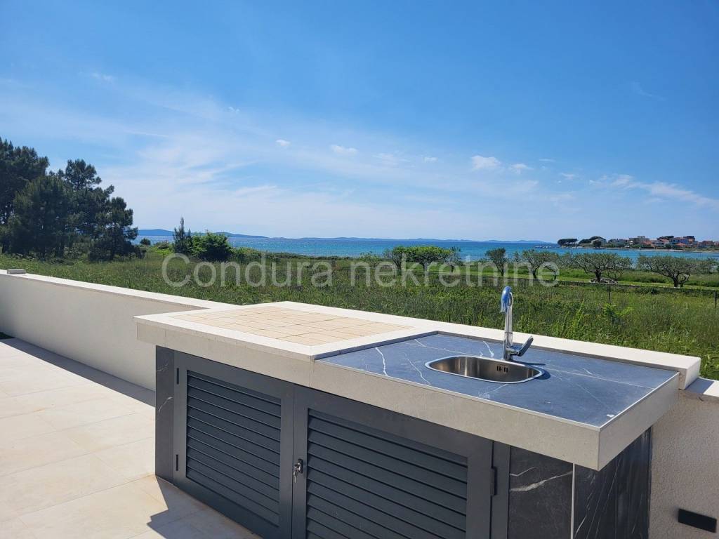 Vila, Prodaja, Privlaka, Privlaka