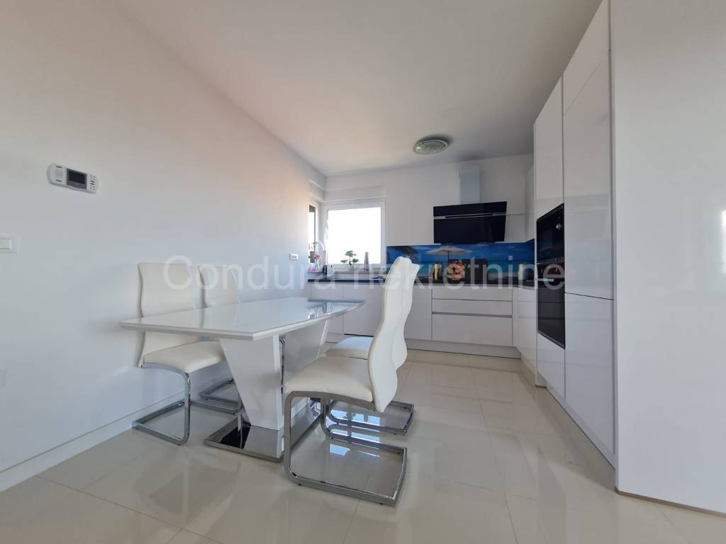 Apartman na moru, Prodaja, Nin, Nin