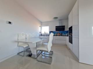 Apartman na moru, Prodaja, Nin, Nin