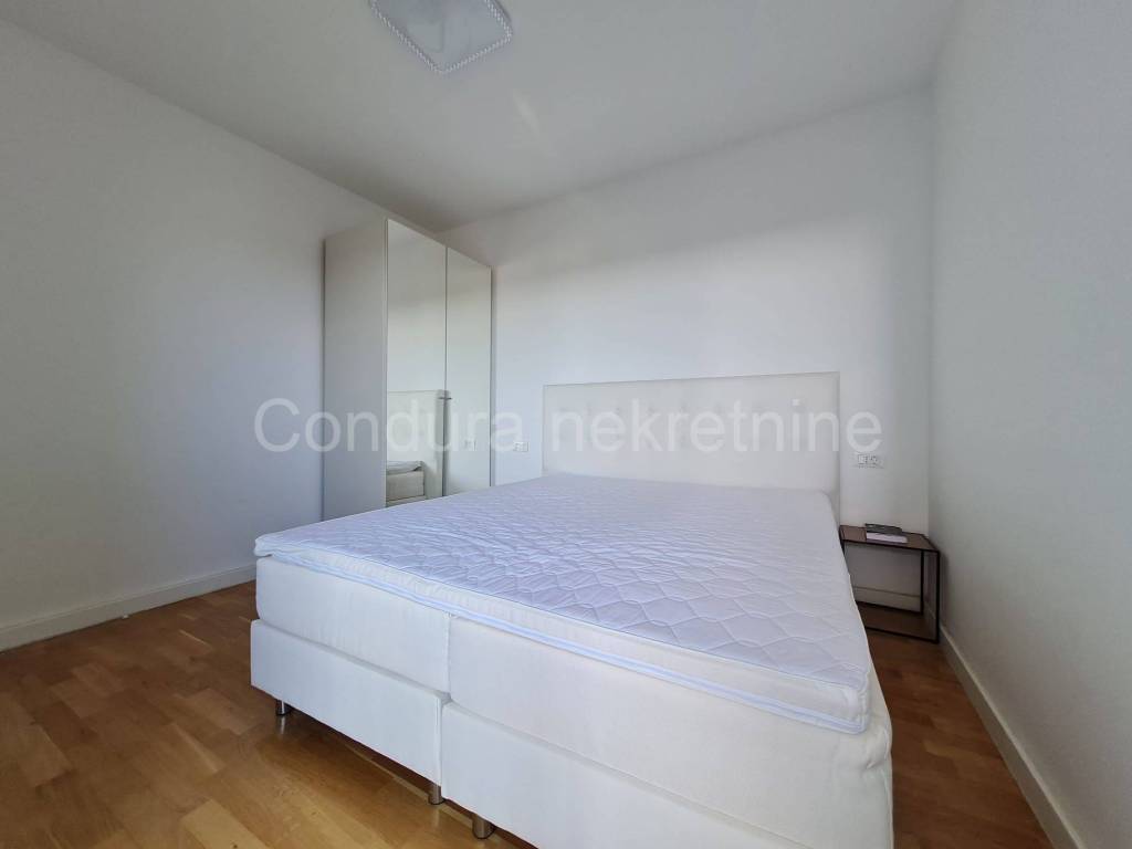 Apartman na moru, Prodaja, Nin, Nin