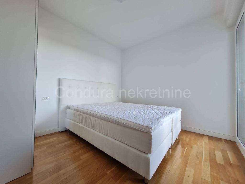 Apartman na moru, Prodaja, Nin, Nin