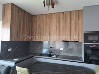 Apartman na moru, Prodaja, Povljana, Povljana