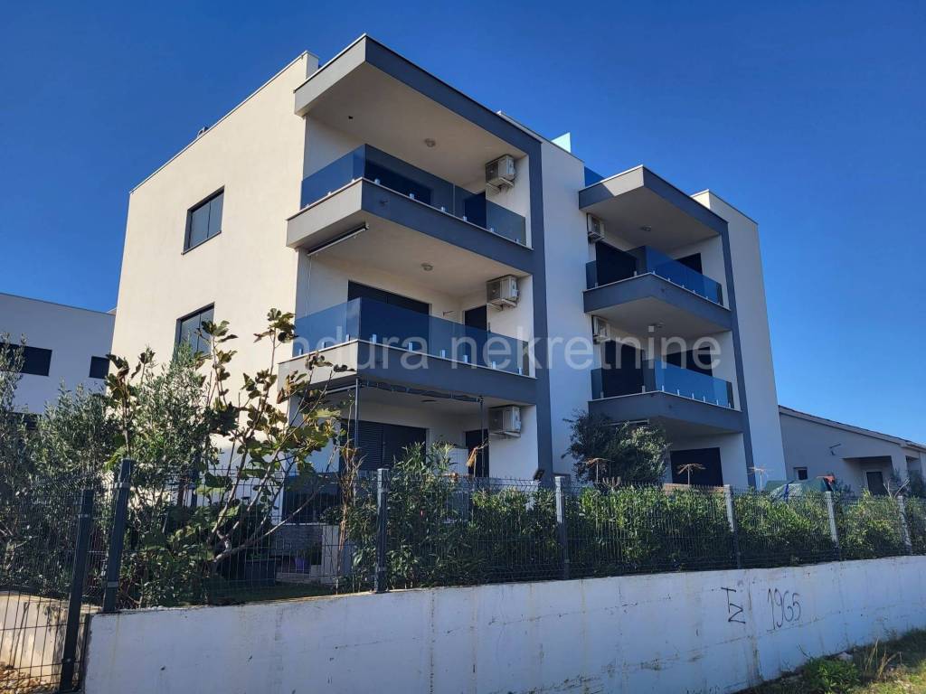 Apartman na moru, Prodaja, Nin, Nin