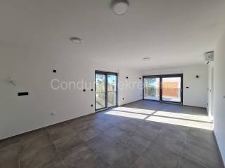 Apartman na moru, Prodaja, Privlaka, Privlaka