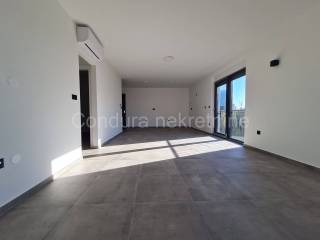 Apartman na moru, Prodaja, Privlaka, Privlaka