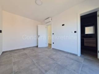 Apartman na moru, Prodaja, Privlaka, Privlaka