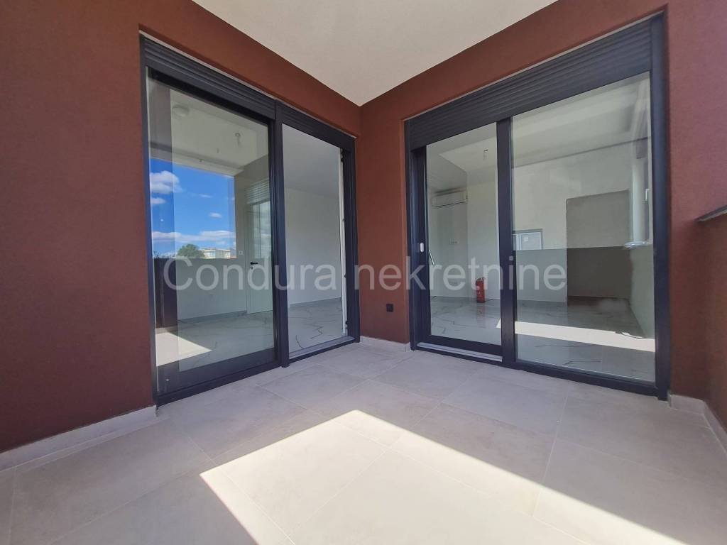Apartman na moru, Prodaja, Vir, Vir