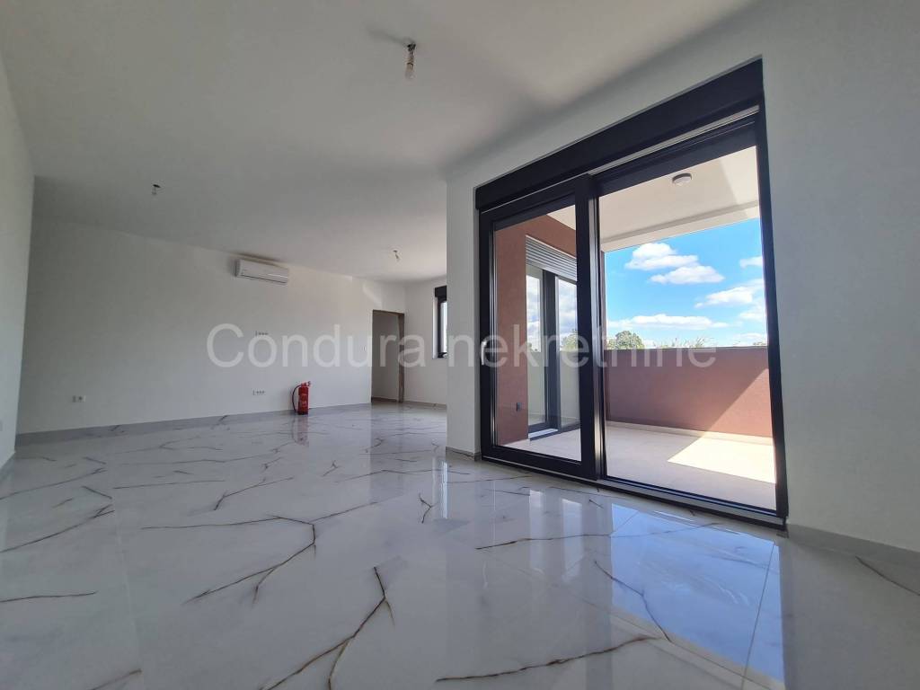 Apartman na moru, Prodaja, Vir, Vir