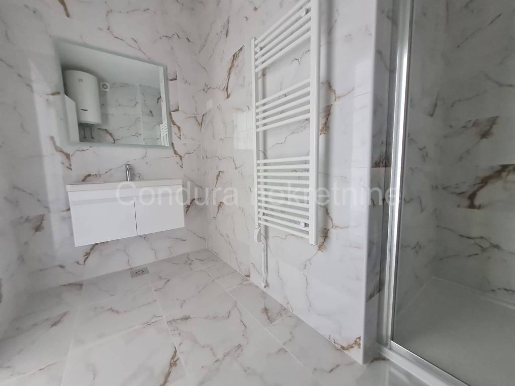 Apartman na moru, Prodaja, Vir, Vir