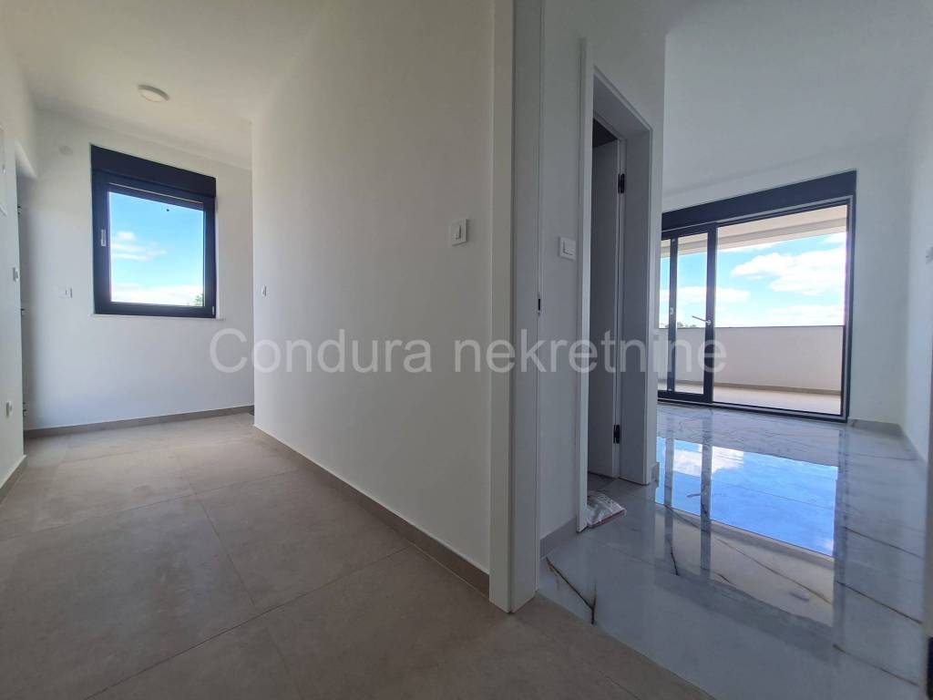 Apartman na moru, Prodaja, Vir, Vir