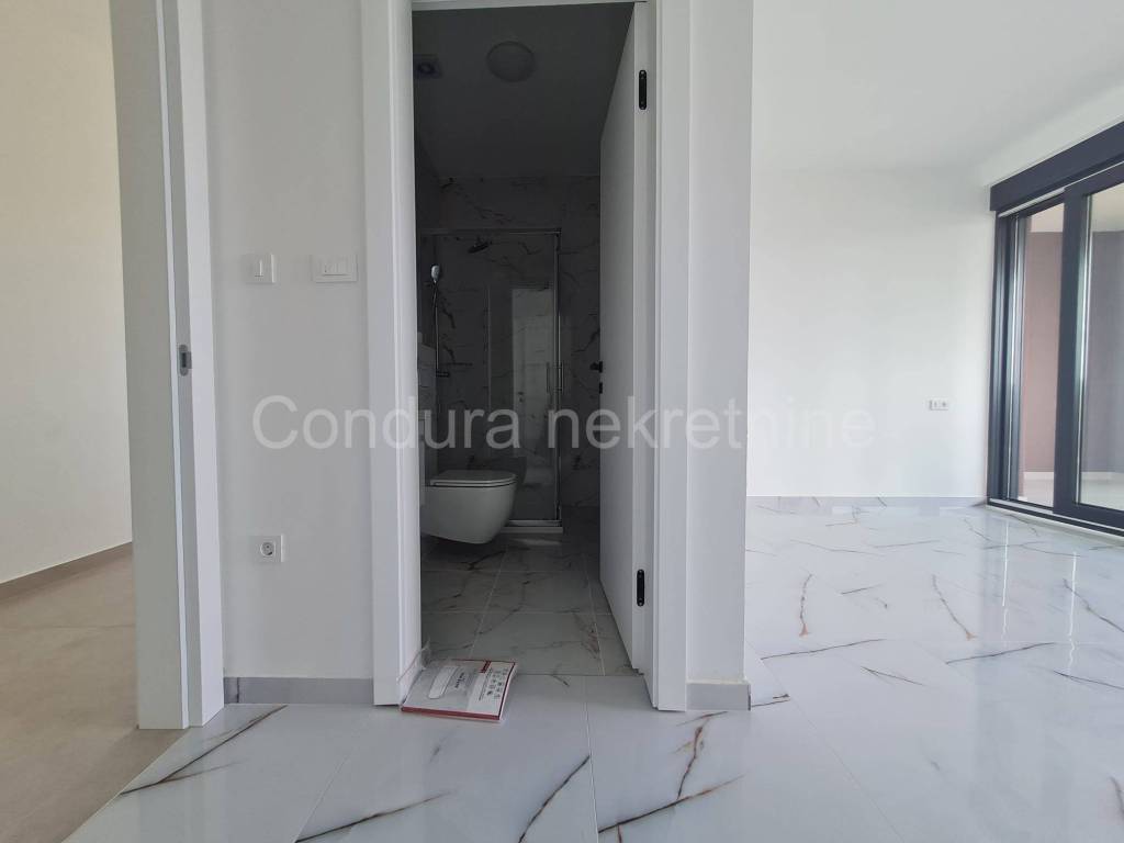 Apartman na moru, Prodaja, Vir, Vir