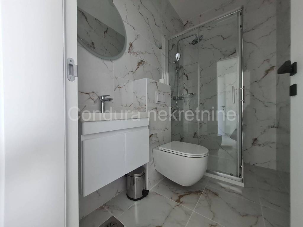 Apartman na moru, Prodaja, Vir, Vir
