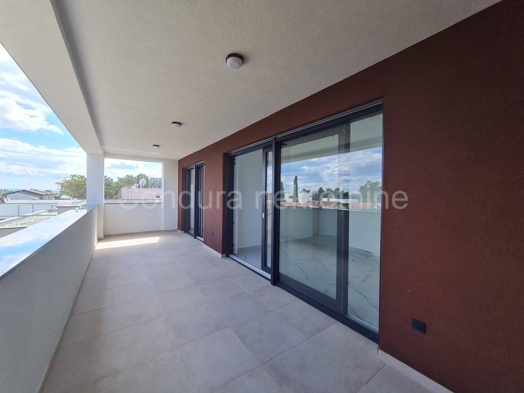 Apartman na moru, Prodaja, Vir, Vir