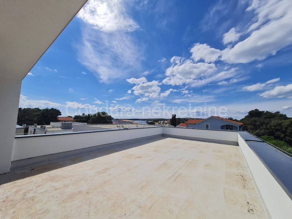 Apartman na moru, Prodaja, Vir, Vir