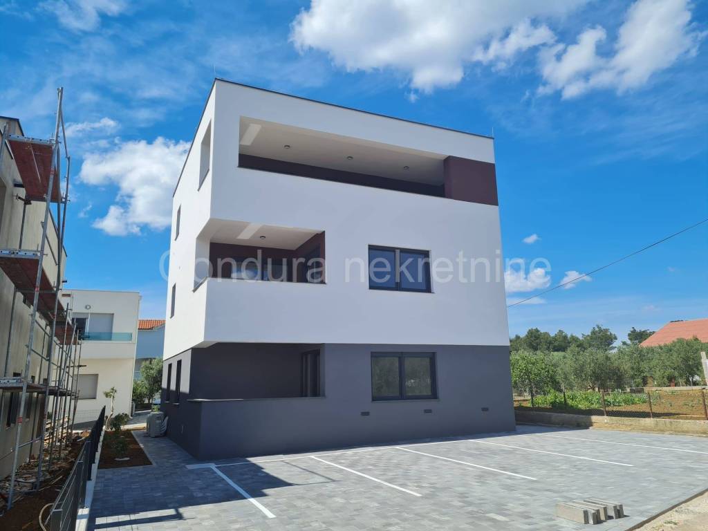 Apartman na moru, Prodaja, Vir, Vir