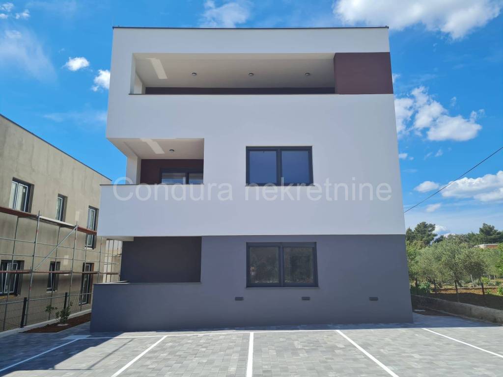 Apartman na moru, Prodaja, Vir, Vir