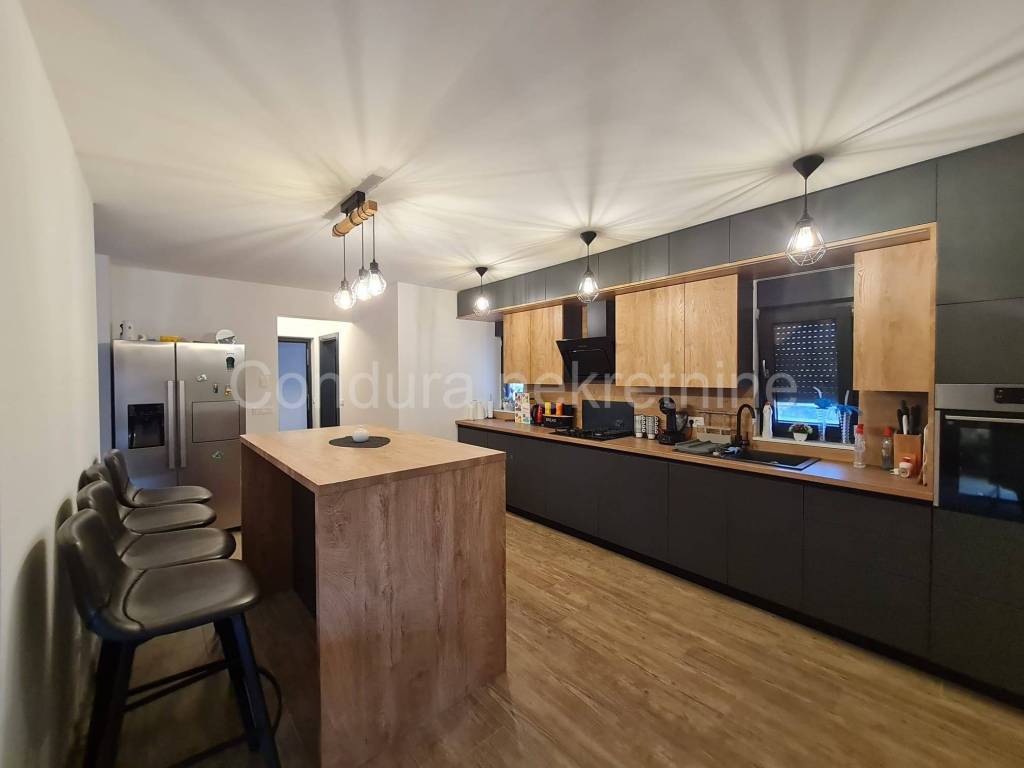 Apartmanska kuca, Prodaja, Vrsi, Vrsi