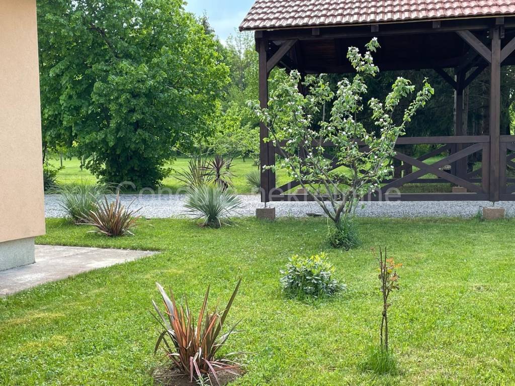 Nekretnina za odmor, Prodaja, Gospic - Okolica, Kruskovac