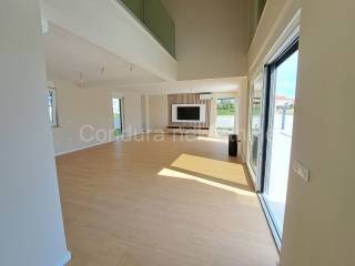 Luksuzna vila, Prodaja, Privlaka, Privlaka