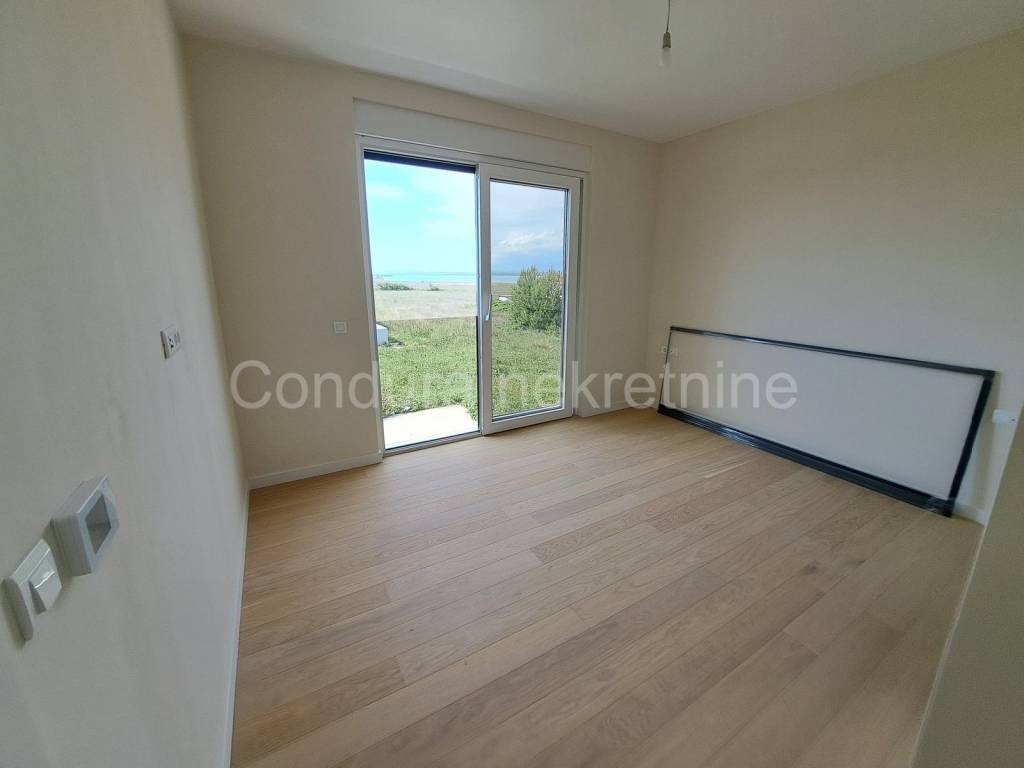 Luksuzna vila, Prodaja, Privlaka, Privlaka