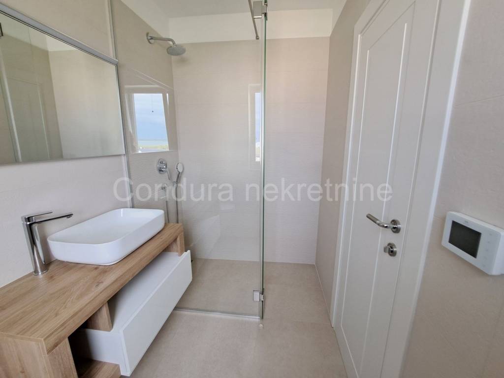 Luksuzna vila, Prodaja, Privlaka, Privlaka