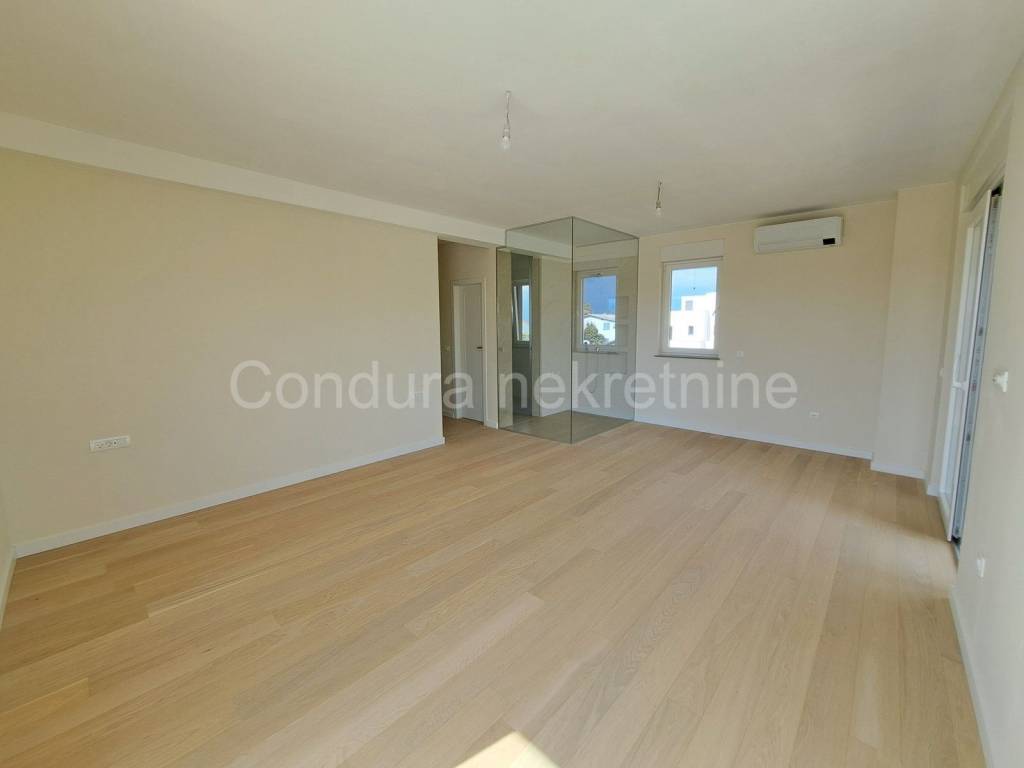 Luksuzna vila, Prodaja, Privlaka, Privlaka