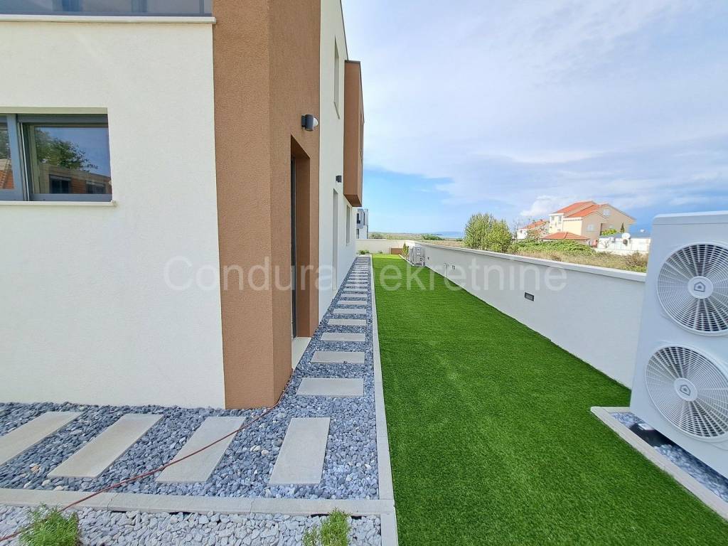 Luksuzna vila, Prodaja, Privlaka, Privlaka