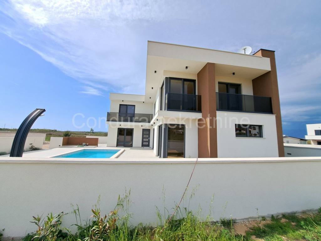Luksuzna vila, Prodaja, Privlaka, Privlaka