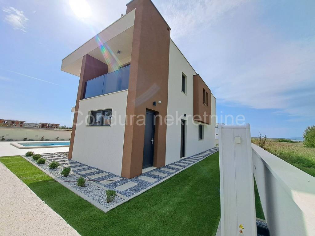 Luksuzna vila, Prodaja, Privlaka, Privlaka