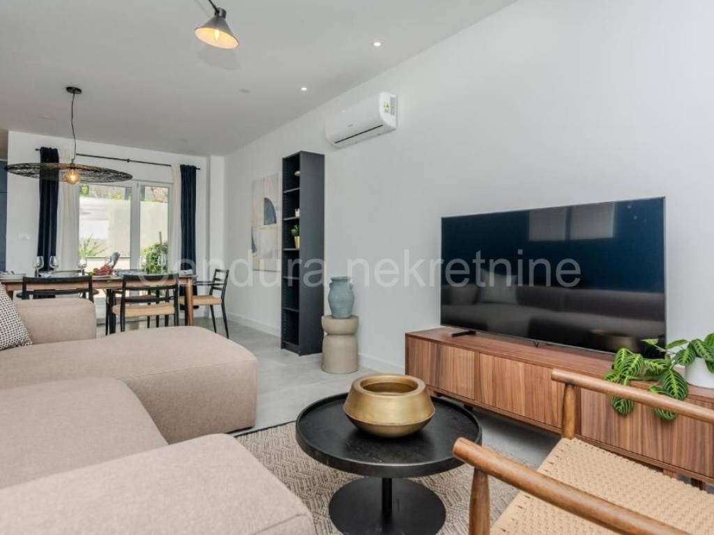 Apartman na moru, Prodaja, Nin, Zaton