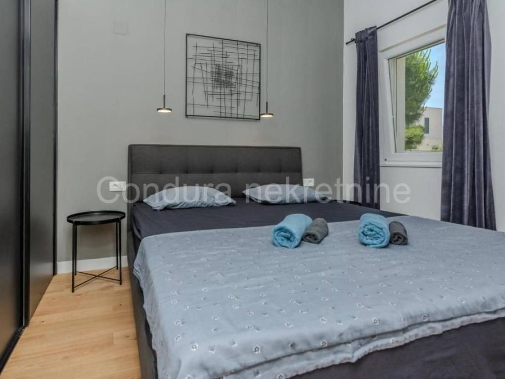 Apartman na moru, Prodaja, Nin, Zaton