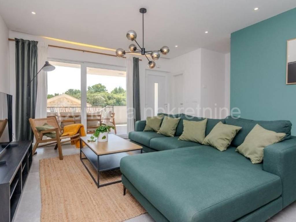 Apartman na moru, Prodaja, Nin, Zaton
