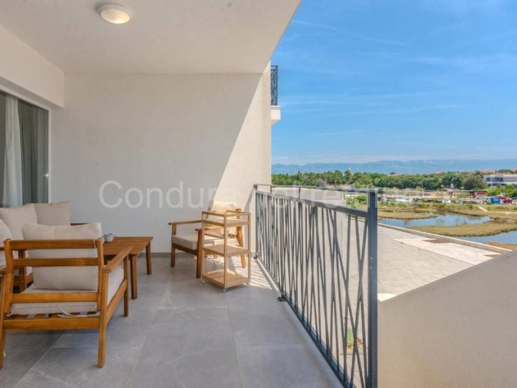 Apartman na moru, Prodaja, Nin, Zaton